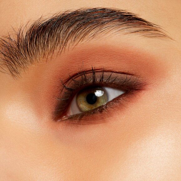 MAC Powder Kiss Soft Matte Eye Shadow - What A Clout! - Picture 4 of 5